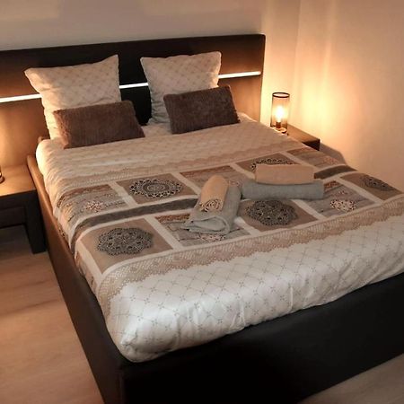 Bel appartement situé quartier Louvre-Bollaert Lens Esterno foto